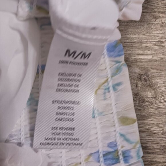 Meg & Margot Womens Floral Blouse Size Medium  White & Blue - Picture 10 of 11